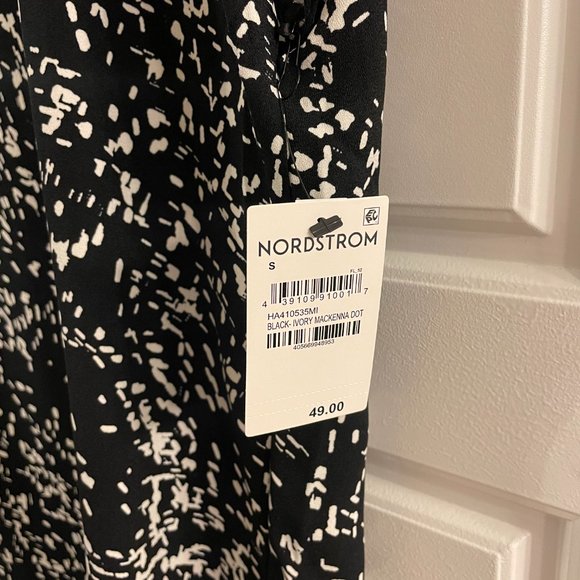 Small Black and Ivory Halogen Blouse - Picture 3 of 6